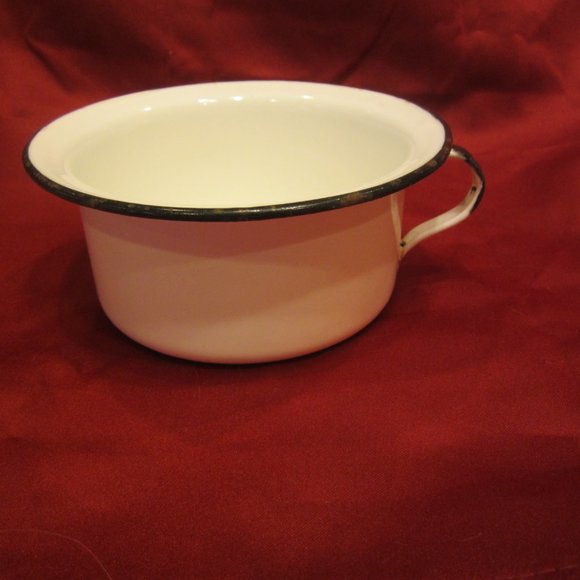 VTG LARGE ENAMEL CUP, WHITE W/BLACK ACCENTS - Picture 2 of 10